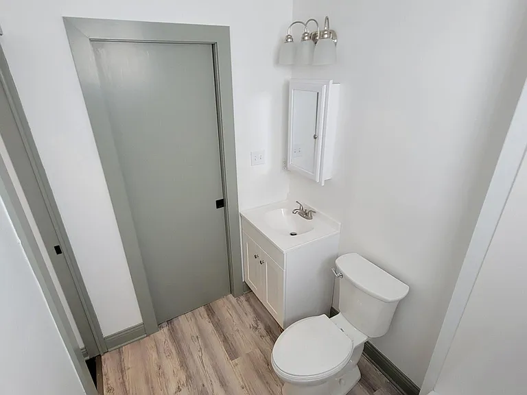 1104 Milton St — Photo 21