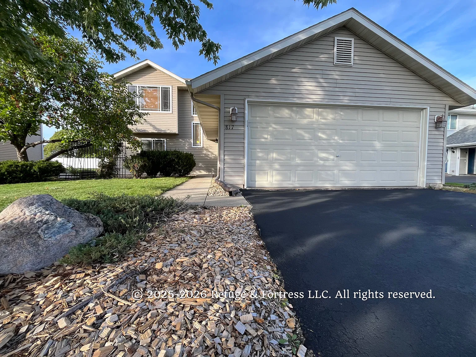817 Jack Russell Ave — Photo 1