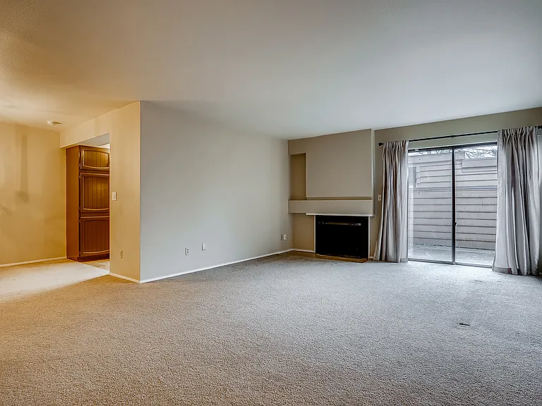 11506 NE 128th St #17 — Photo 3
