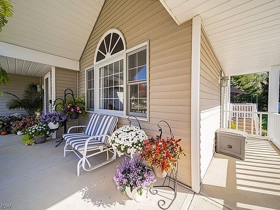 3rd image of 8082 Barberry Hill Dr