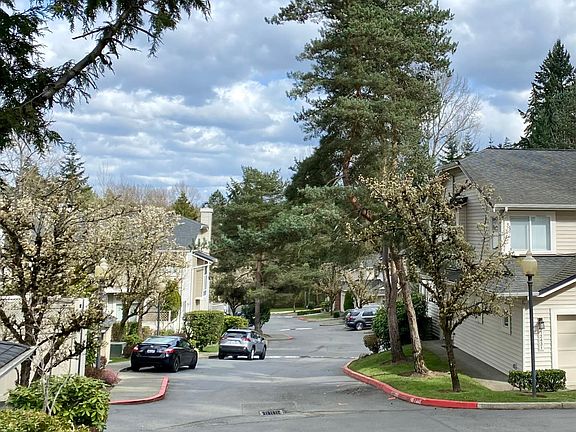 2nd image of 12426 NE 7th Pl