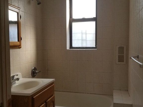 5th image of 275 Ocean Ave APT 19