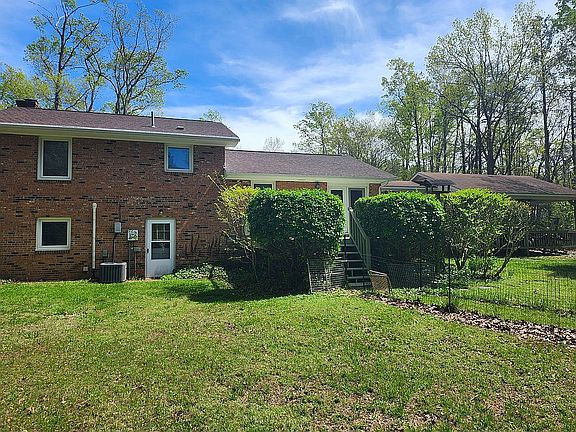 3rd image of 12024 Farmville Rd