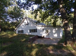 12211 Bluejay Rd, Crocker, MO 65452