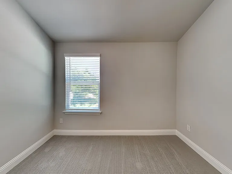 315 Athenia Dr — Photo 12