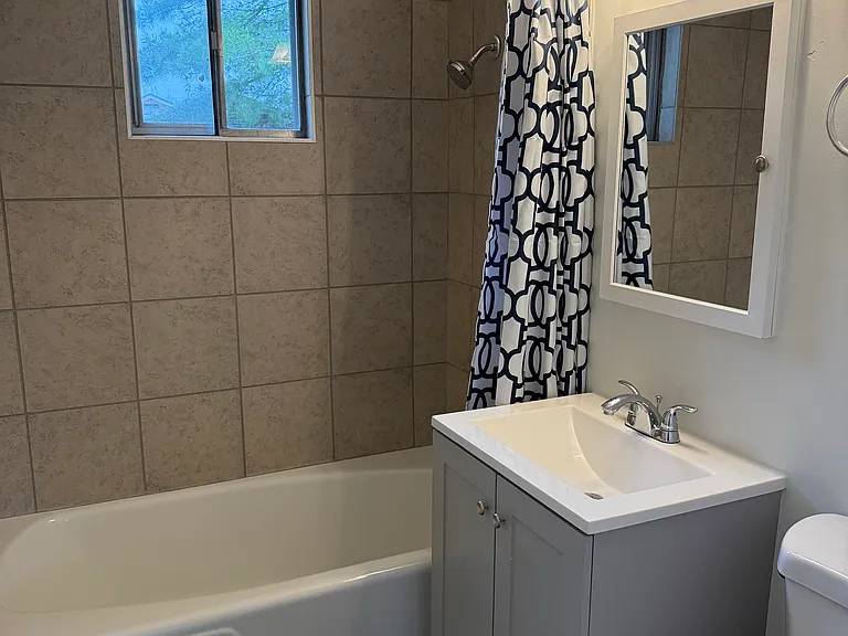2724 Forest Hill Ave NW — Photo 8