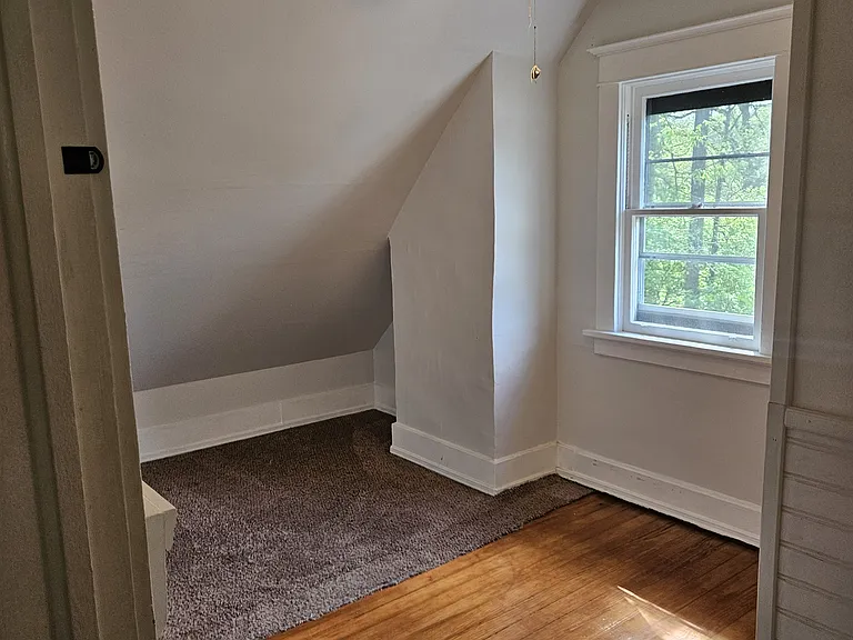 1645 Frederick Ave — Photo 10