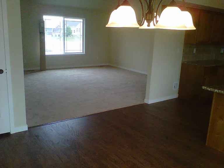 368 Saratoga Way — Photo 2