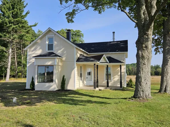 3598 River Rd, Manistee, MI 49660