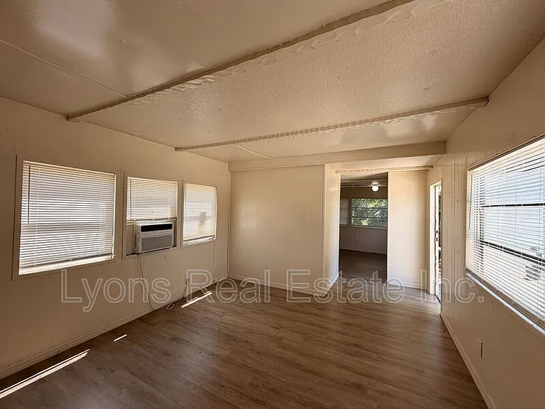 8205 Suncoast Dr — Photo 6