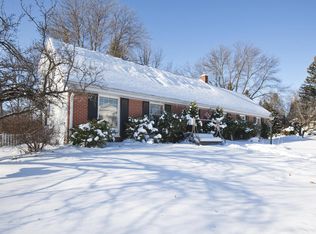 W53N783 Windsor Dr, Cedarburg, WI
