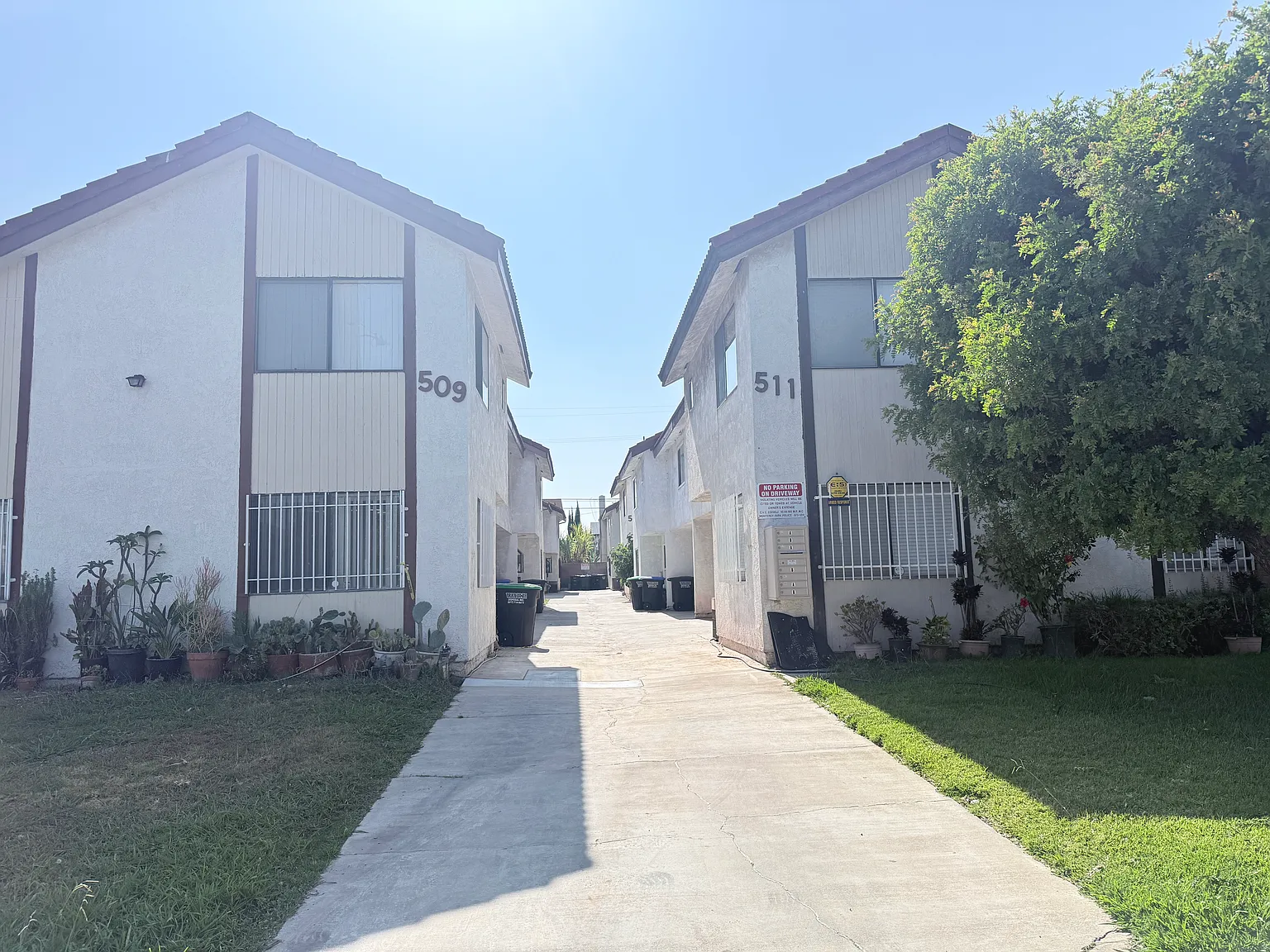 3 bed, 2.5 bath, 1561 sqft, $3,200 — Photo 2