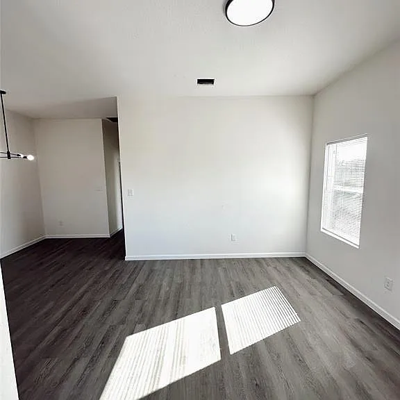 320 Tennessee St #B — Photo 2