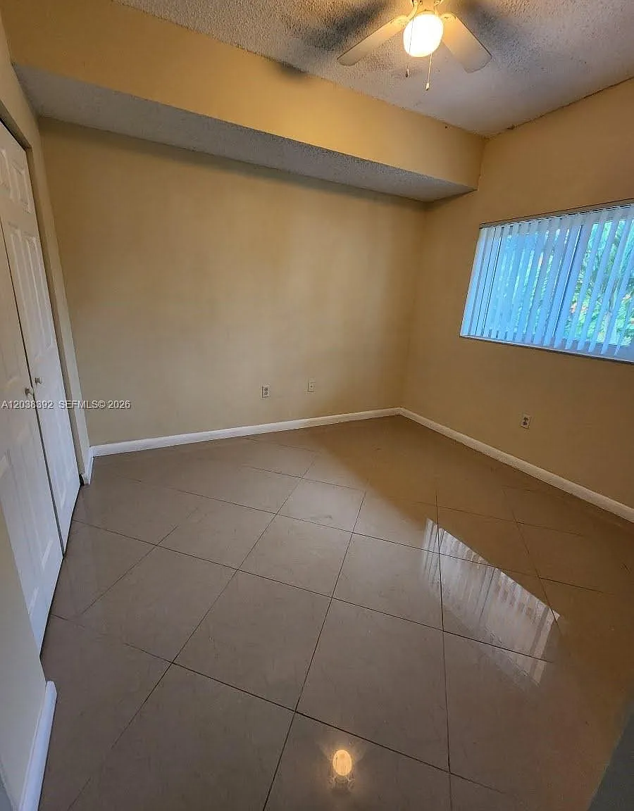Courtyards At Davie Condo — Photo 3