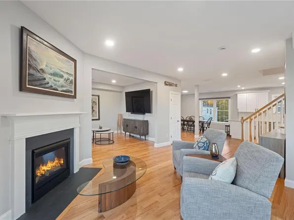 1 Old County Village Way Unit E, Smithfield, RI 02917