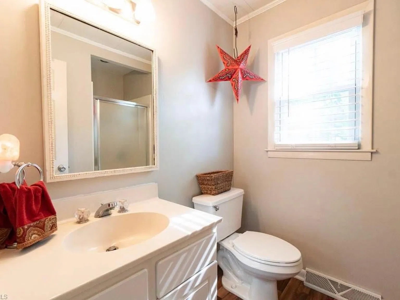 1502 N Elam Ave — Photo 2
