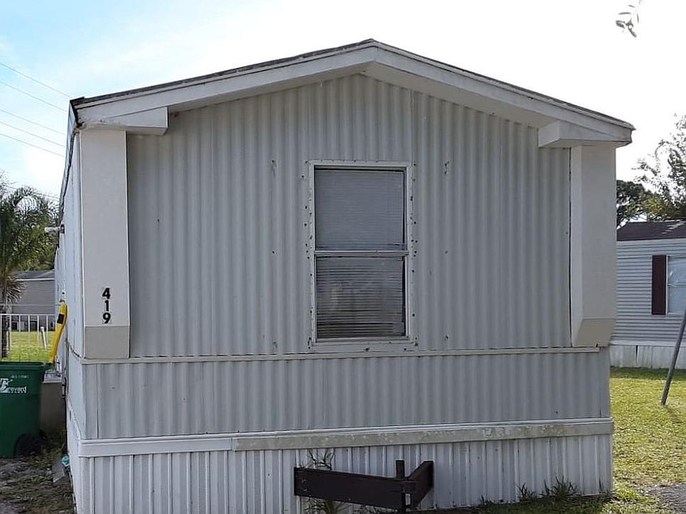 2nd image of 419 Stowe Ln