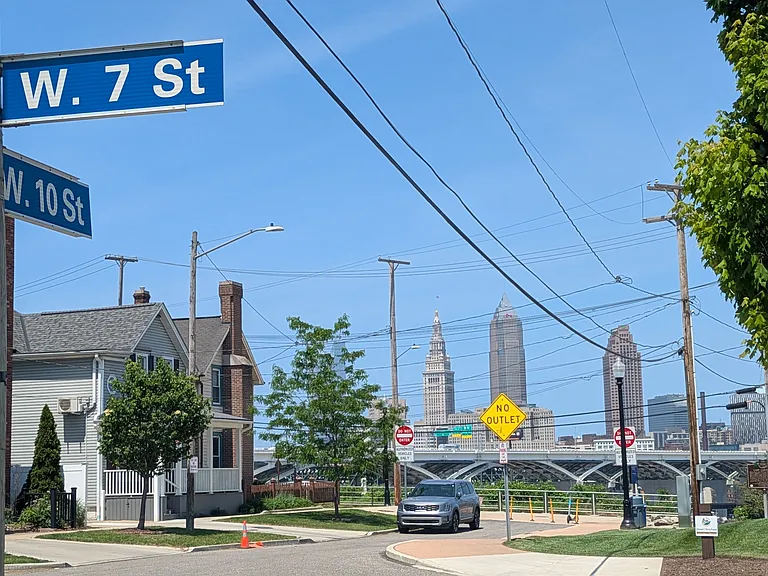 2250 W 7th St — Photo 25