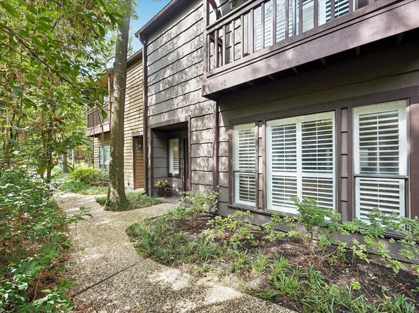 11711 Memorial Dr APT 17, Houston, TX 77024