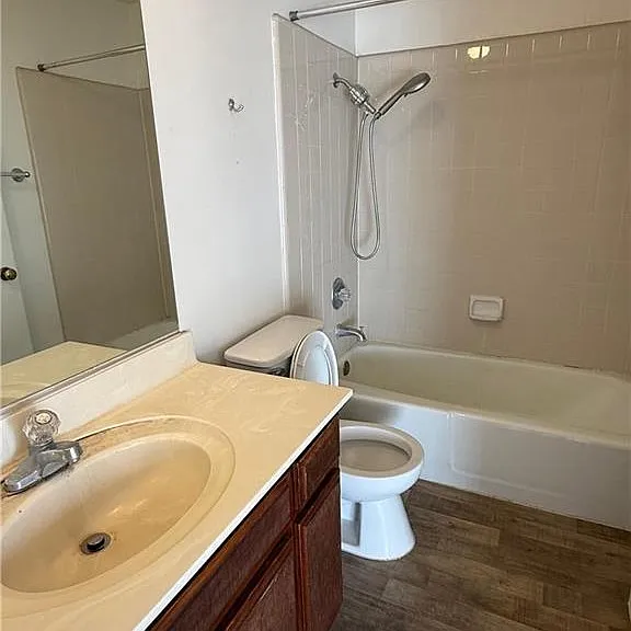 713 N Grand Ave #6A — Photo 9