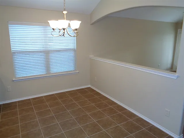 1000 Churchill Dr — Photo 3