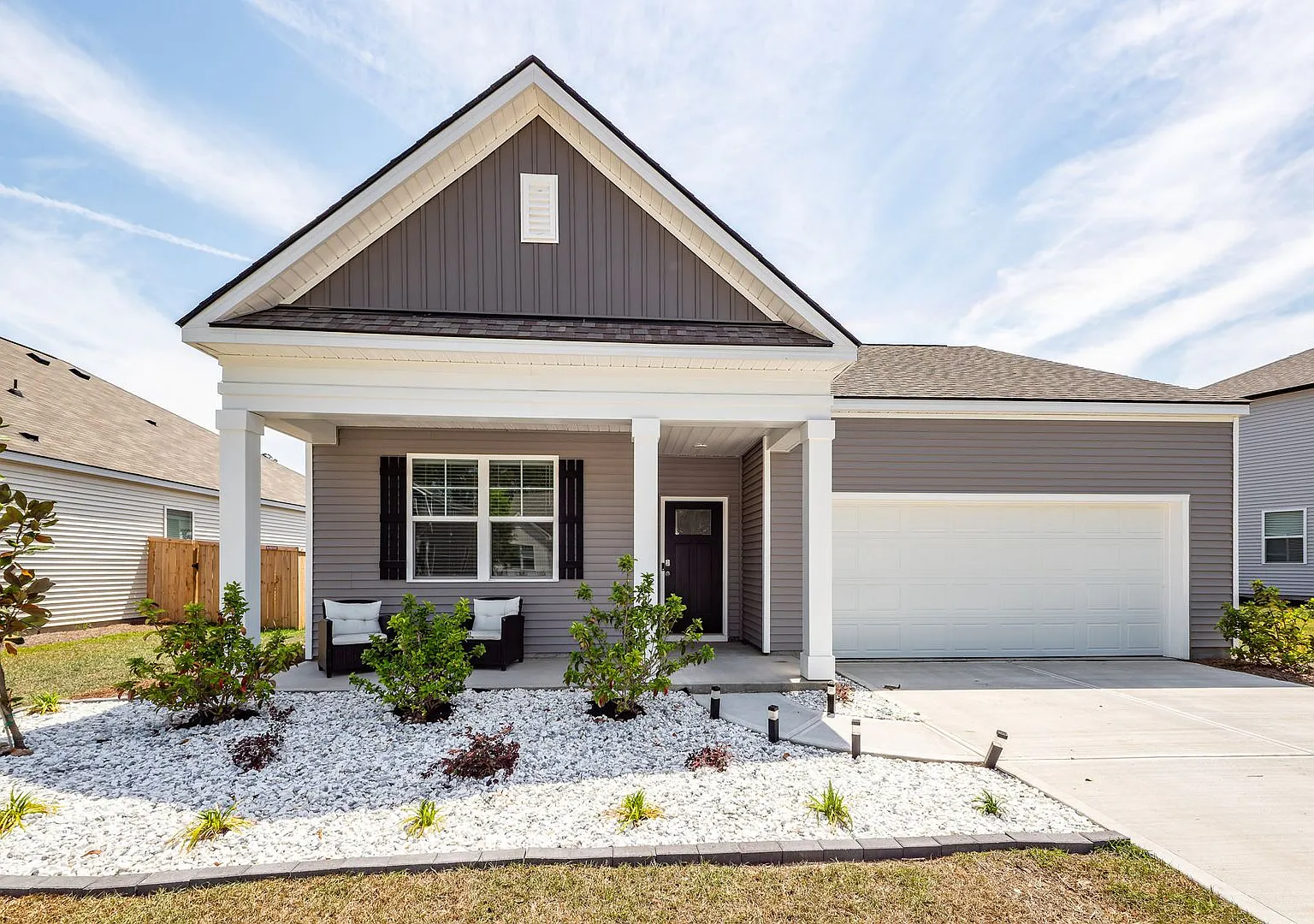 4 Bedroom, 2 Bathroom Home in Cane Bay Plantation - Summerville — Photo 1