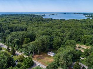 39 E Beach Rd, Charlestown, RI 02813