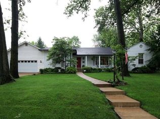 1320 Green Tree Ln, Saint Louis, MO