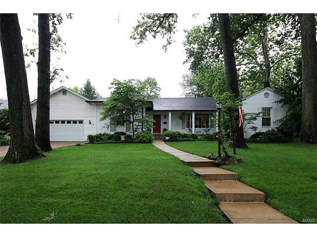 1320 Green Tree Ln photo 1