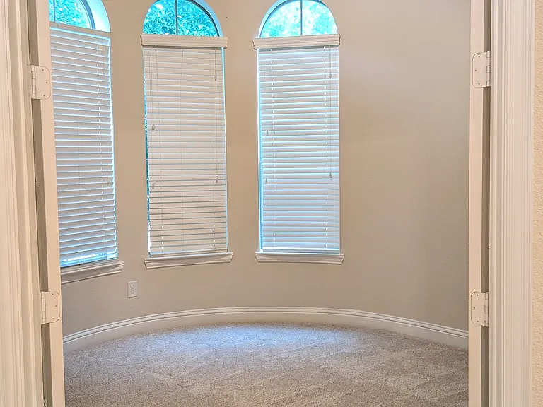 8717 Domingo Dr — Photo 12