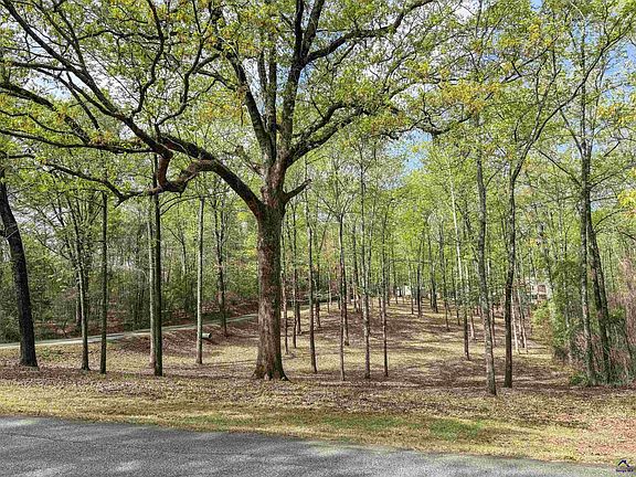 5th image of 571 Barker Rd