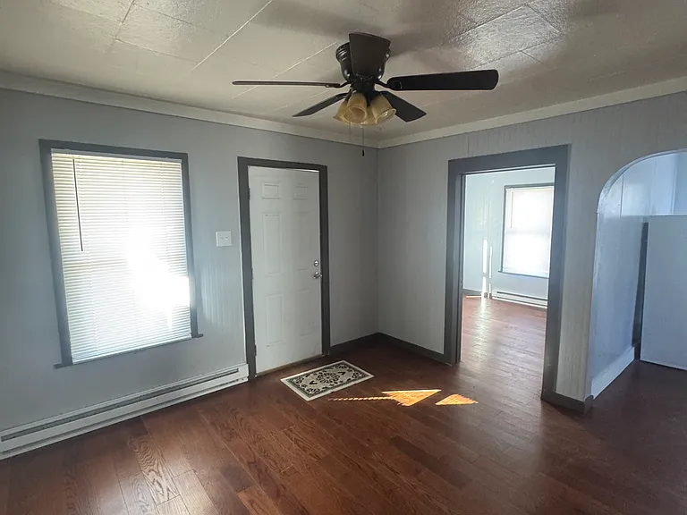 515 W 2nd St — Photo 11