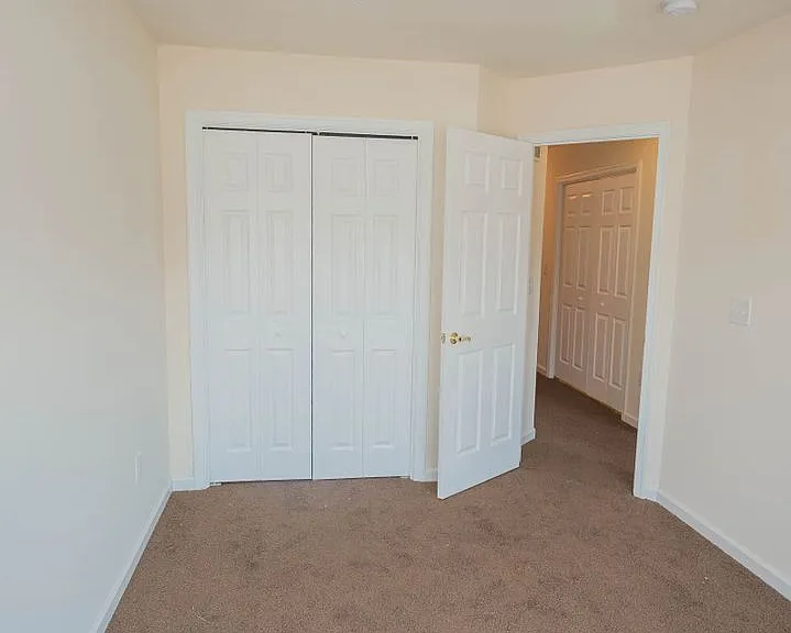 403 Parkview Ct — Photo 33