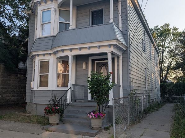 212 Victory Ave #2