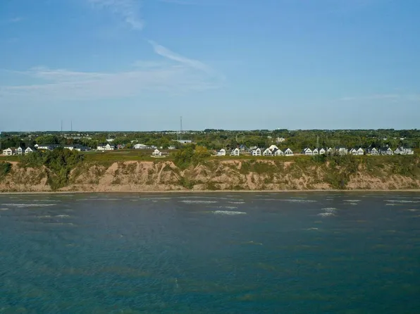 1216 SHIELING LANE #Lt21, Port Washington, WI 53074