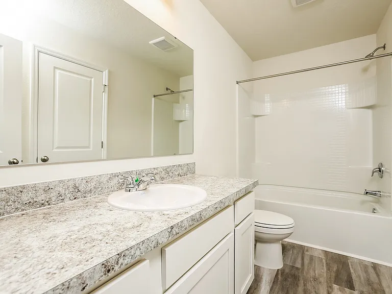 Lincoln Oaks — Photo 11