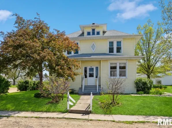 188 2nd St, Calamus, IA 52729