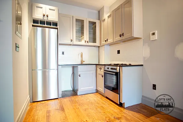 Rented by Lofts and Flats LLC | media 10