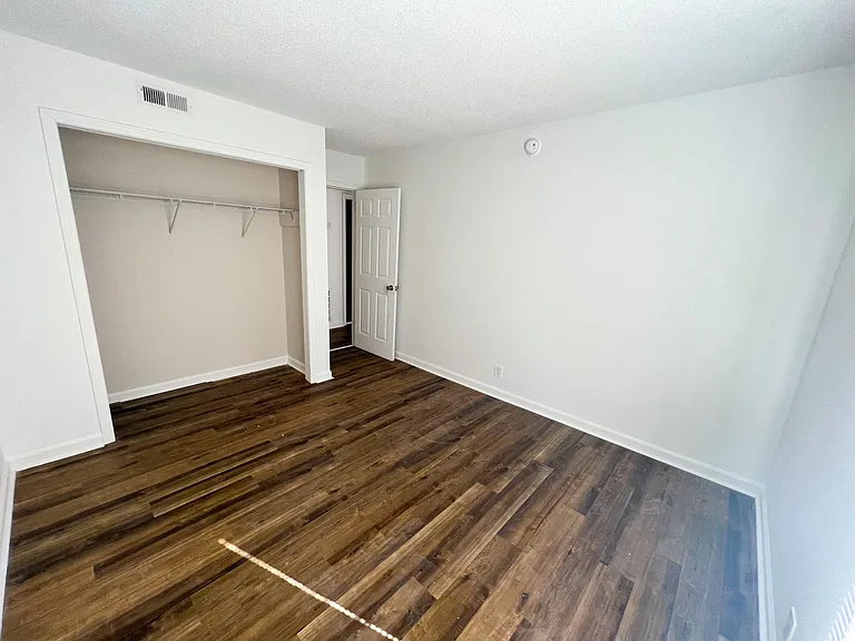 500 Paragon Mills Rd #M18 — Photo 11