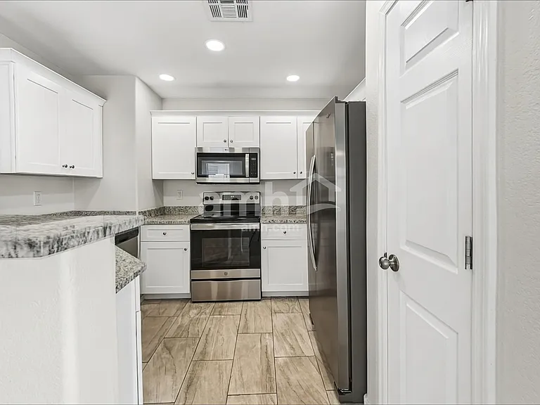 2036 W Kristina Ave — Photo 3