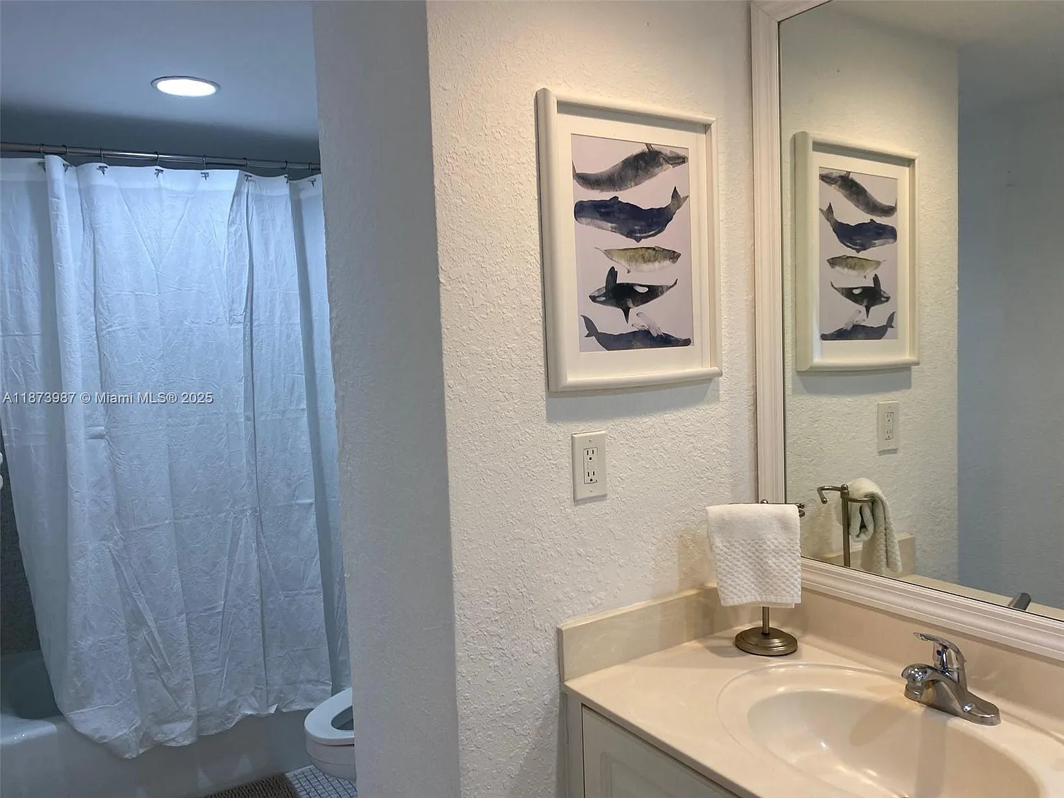 2 bed, 1328 sqft, $3,950 — Photo 4