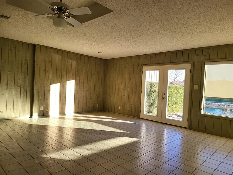 547 Fairway Dr — Photo 9
