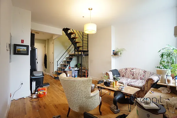 Rented by Rennit Inc. | media 4