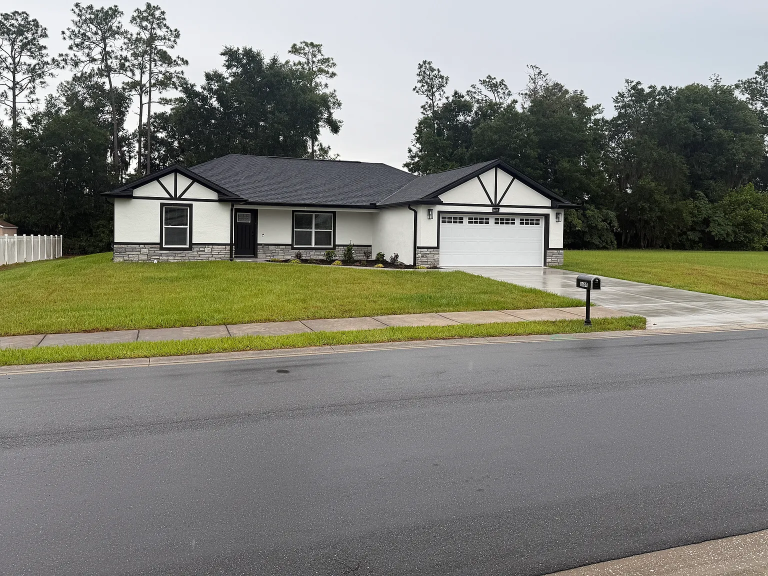 3 bed, 1658 sqft, $2,595 — Photo 3