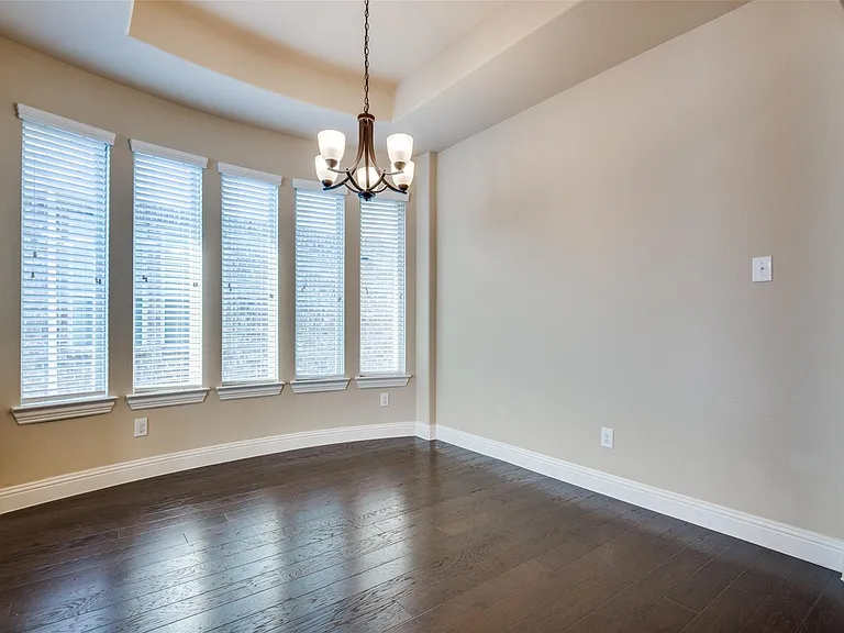 309 Harcourt Ave — Photo 10