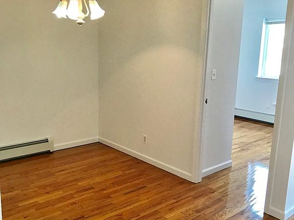 3rd image of 3944 59th St #2