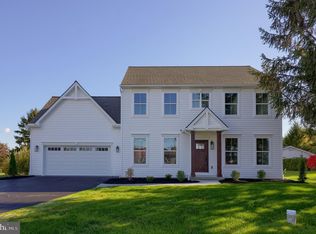 1217 Lebanon Rd, Manheim, PA 17545