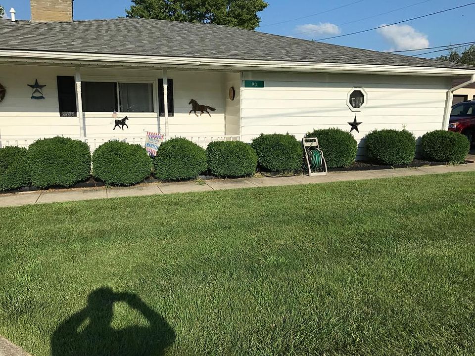 2nd image of 90 Maple St