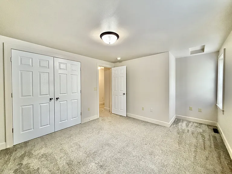 216 Carpenter St #2 — Photo 8