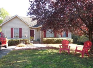 104 Pebble Rd, Martinsville, VA 24112